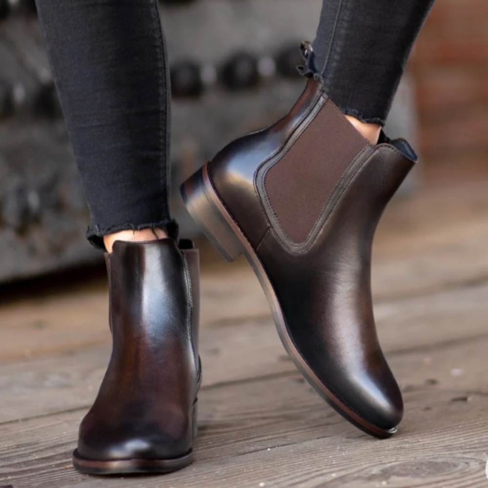 Thursday boot co “duchess” in black coffee size 8.5